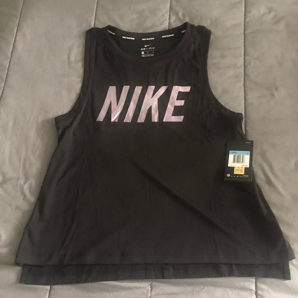 Nike top